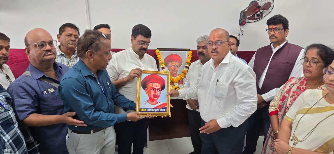 वसई विरार महापालिका के पत्रकार कक्ष में आचार्य बालशास्त्री जांभेकर की 214वीं जयंती उत्साहपूर्वक मनाई गई |