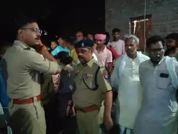 जौनपुर में सनसनी: 6 दिन से लापता युवती का बंसवारी में मिला सड़ा-गला शव, हत्या की आशंका से इलाके में कोहराम |