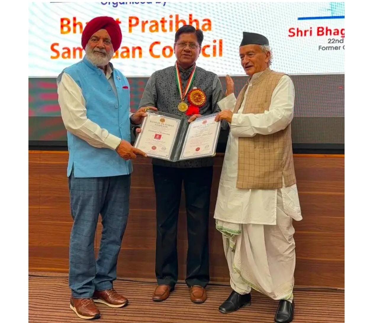 मुरादाबाद का बढ़ा मान; शिक्षाविद डॉ. विशेष कुमार गुप्ता को नई दिल्ली में मिला ‘भारत प्रतिभा सम्मान 2026’ |