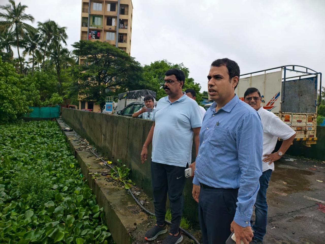 वसई-विरार में भारी बारिश के बाद एक्शन में प्रशासन: महापौर और आयुक्त ने किया जलभराव वाले इलाकों का दौरा |