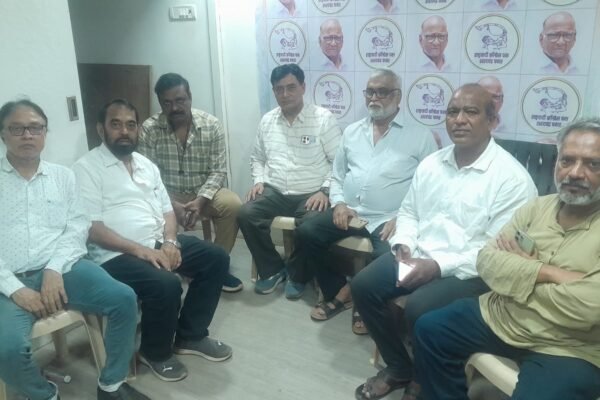 धारावी बचाओ आंदोलन की अगली रणनीति पर बैठक, 27 सितंबर को सायन में मोर्चे का ऐलान |