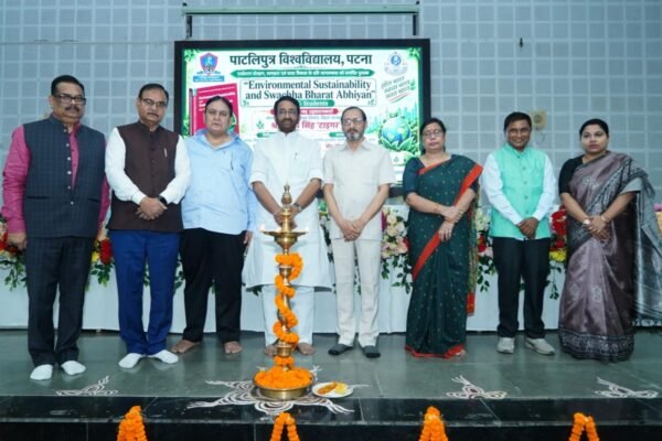 पर्यावरण संरक्षण एवं स्वच्छ भारत अभियान पर पुस्तक का लोकार्पण |