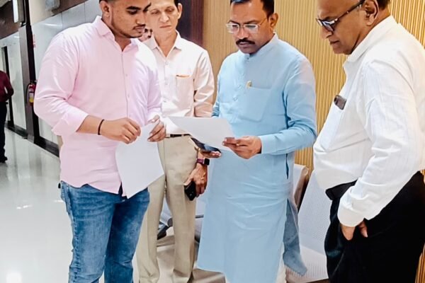 वसई में राशन कार्ड के नाम पर अवैध वसूली का आरोप, प्रथमेश बांदेकर ने पुरवठा अधिकारी भागवत सोनार की जांच की मांग की |