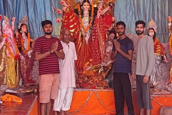 भकुरा में नवयुवक मंगल दल दुर्गा पूजा सेवा समिति के दुर्गा पूजा महोत्सव का शुभारंभ |